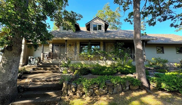 Tranquil Forest Hills House in Eugene
