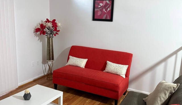 Tremendous 4-bedroom townhome with AC recently renovated modern home in Triangle in Triangle