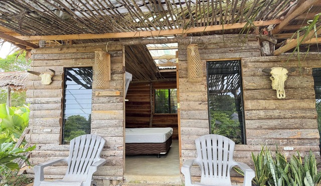 Tribu Kihud "Experience Simple Living"