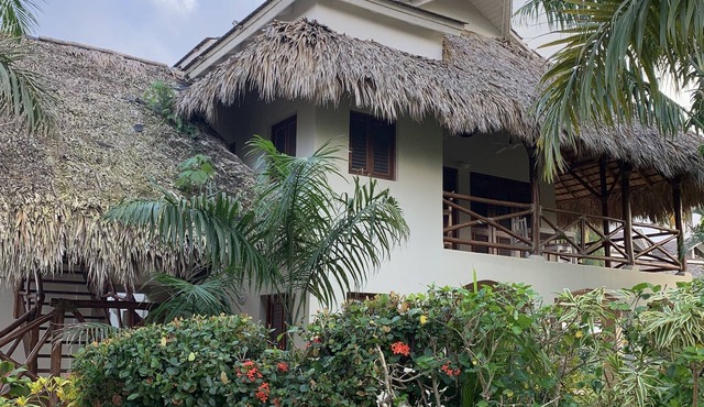 Tropical Private Condo in Playa Bonita! 3 min walk to beach.
