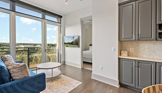 Tysons Penthouse 2BR | Pool & Gym in McLean