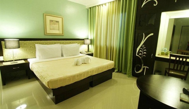 Urban Manor Hotel