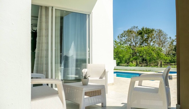 Vacation Villa With Pool/jacuzzi/grill 15min Airport