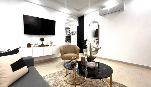 Vacation Family Home-5min from STI airport sleep 6 WiFi +Netflix