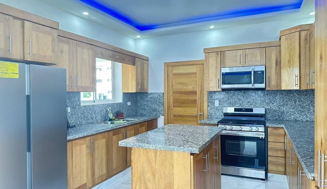 Villa Tranquila: Serene 3-Bedroom Retreat w/Pool