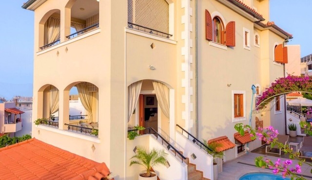 Villa Araucaria private pool, Jacuzzi, Seaview in Atsipopoulo