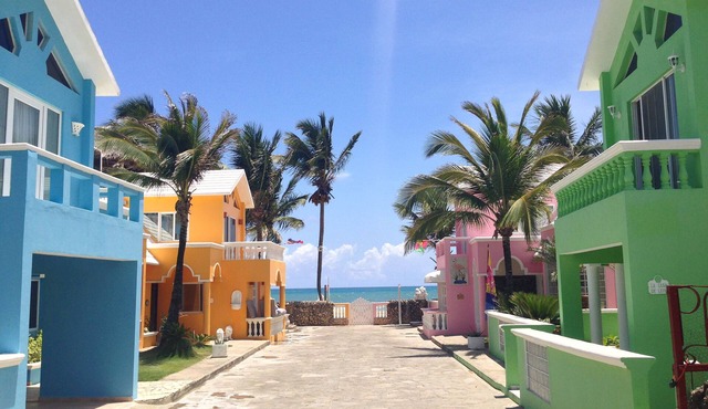 Villa Belvedere; Play Pool at The Beach!, Sleeps 8. Chef Available