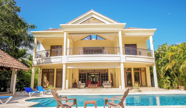 Villa| Large Private Pool| Daily Cleaning| 5 BRs