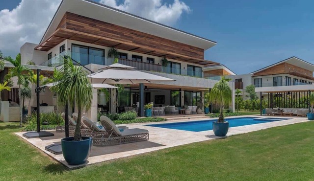 Villa Libertad, amazing pool ,modern design