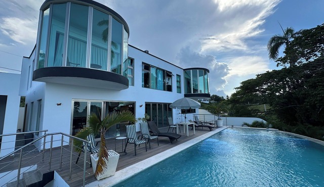 VILLA LUNA🌛