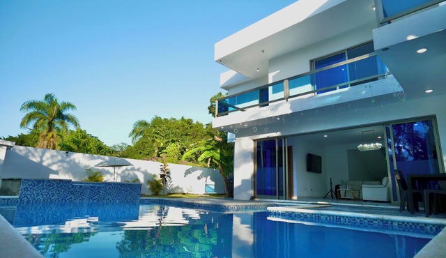 Villa Pravda Guerra 4BR 6BDS 12PAX