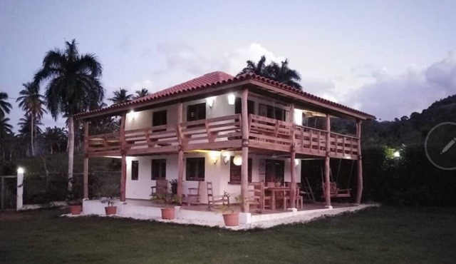 Villa, private grounds, peaceful retreat, close but yet secluded