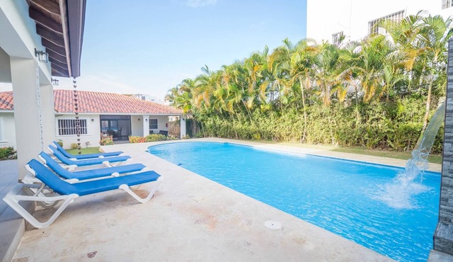 Villa Selena - 5br Villa In Sosua Center!