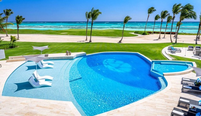 Villa Tartaruga - Ocean-front villa with unique amenities and full service staff