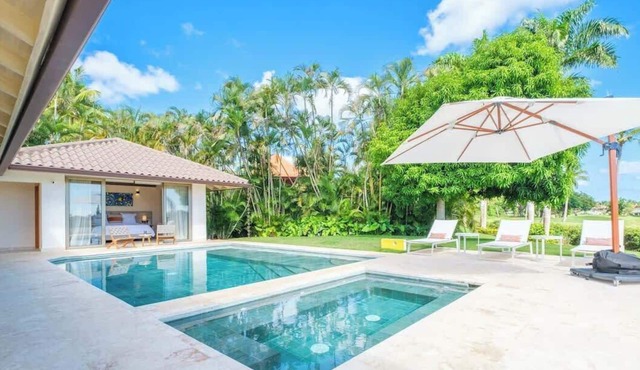 Villa Ventus, next to the beach minimalistic villa