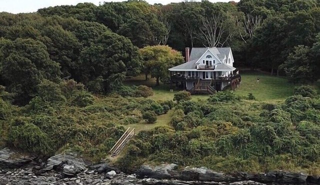 Waterfront, beautiful home, breathless sunsets on Prudence Island in Prudence Island