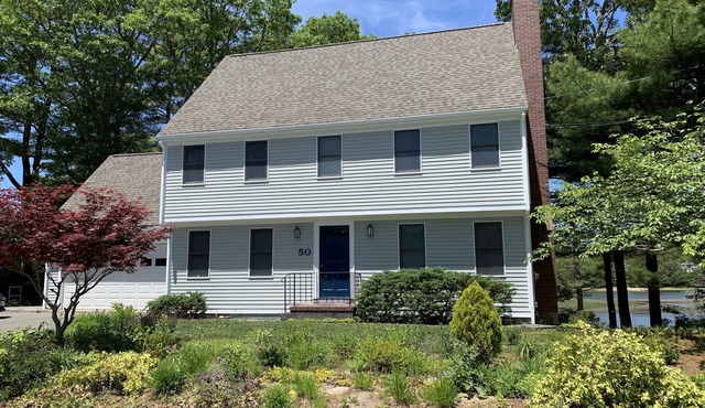 Waterfront Paradise! 2020 discount pricing for this 5 star luxury Home. in Bourne