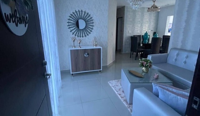 wifi, parking, Netflix, pool, ac, cable, terraza familiar.