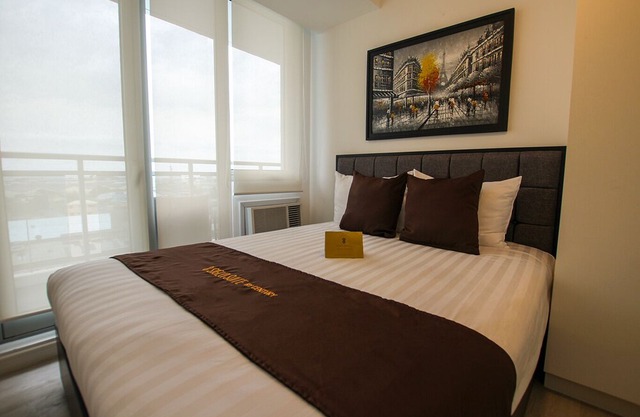 2-Bedroom with City View @ Maui 1018