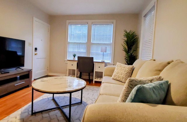 Executive Apt- Steps To The Beautiful Downtown Avondale, Parks, & More! in Jacksonville