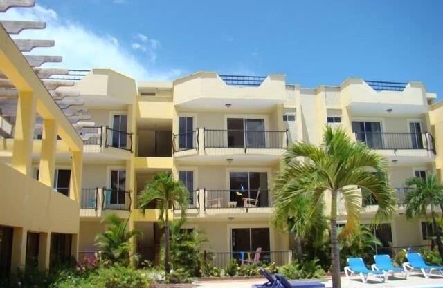Guest-Friendly 2-bedroom top-floor condo with pool in the center of Sosua