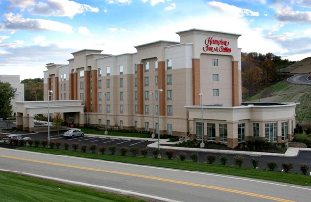 Hampton Inn Suites Lands 