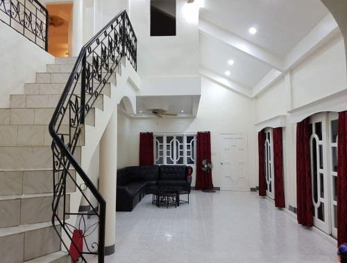 Samal House | OMG Guesthouse Room for 3 Ground floor