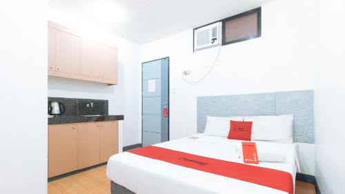 Las Pinas House | RedDoorz at CAA Road Las Pinas