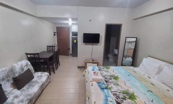 Pasay Hostel | Rqui Affordable Hotel with Pool CondoTel Pasay