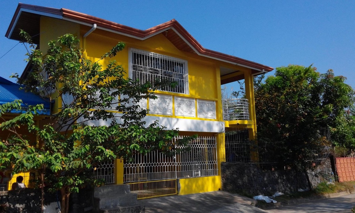 Olongapo House | Yellow HOUSE Vacation Rental