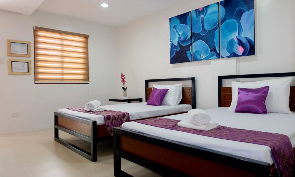 Bacolor Hotel | The Tavern Hotel