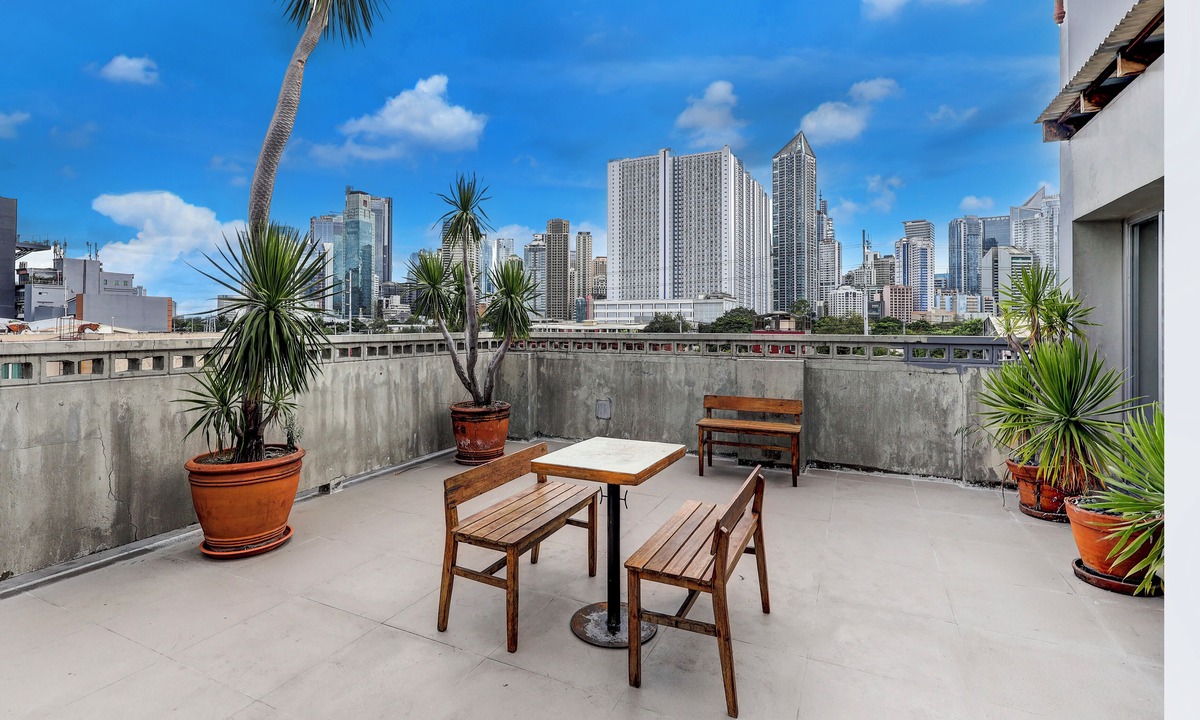 Valenzuela Hotel | Collection O BRBlock Boutique & Residences, Santa Cruz Olympia, Makati