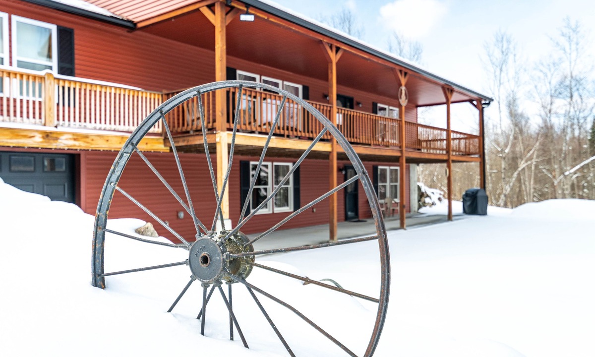 Jefferson Apartment | White Mtn Retreat on 78 Acres w/Private Trails