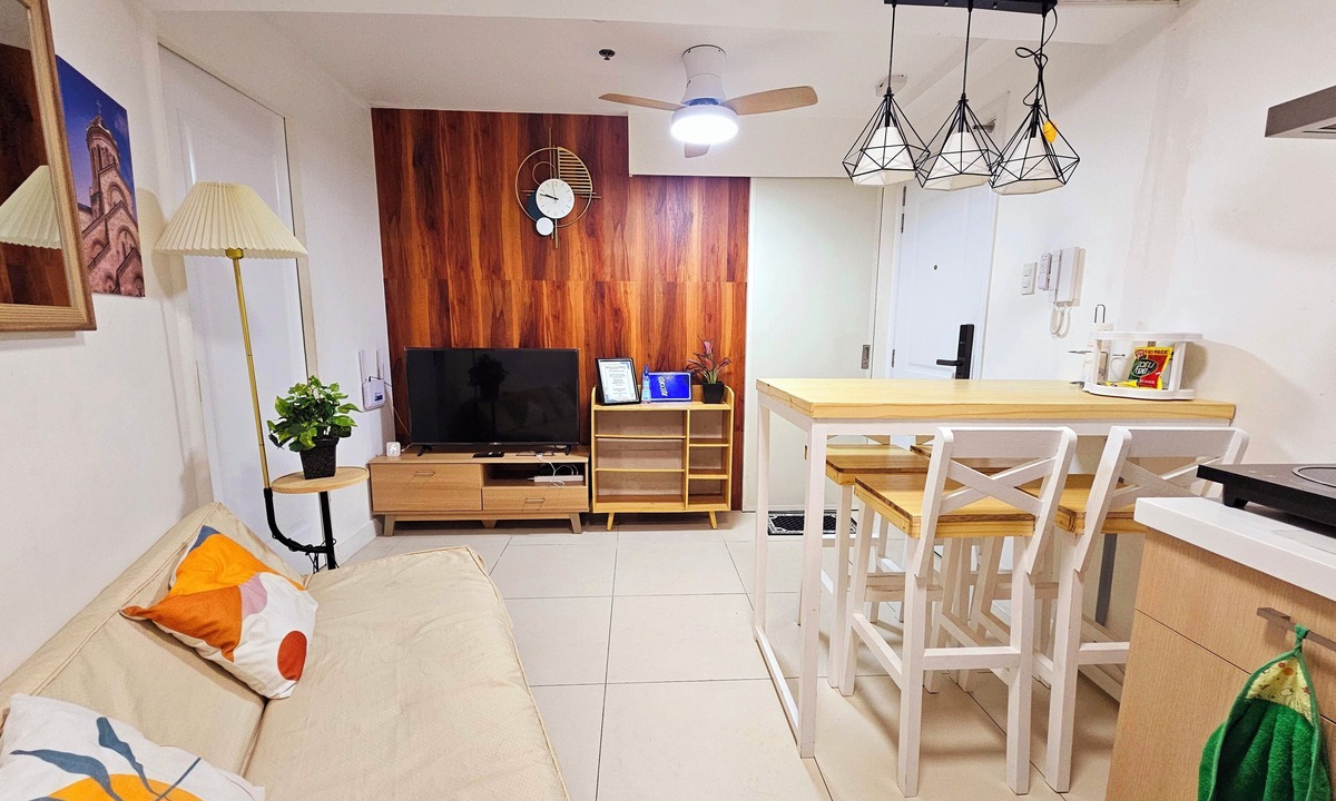 Matandang Balara Condo | Acellyne's Suites at The Residences