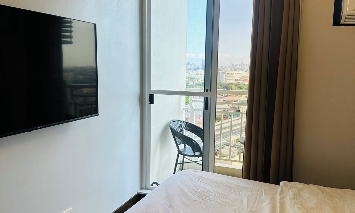 Tandang Sora Condo | 1 Br Condo unit in Cloverleaf Quezon City