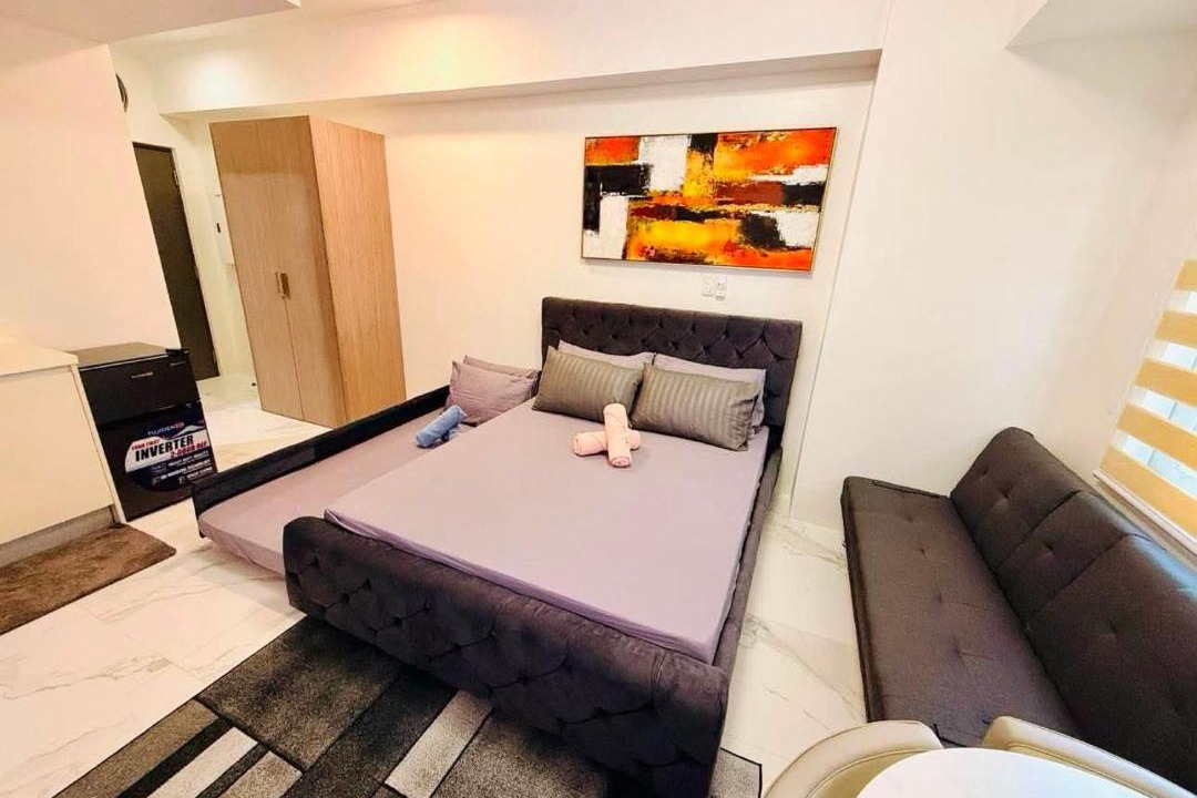 Bagumbayan Hotel | Top Hotel in Eastwood - Eastwood Hotel Suite A - By Fal Premiere