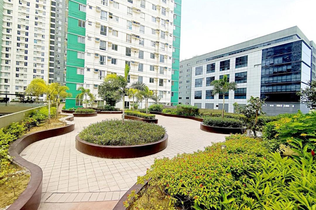 Cebu Apartment | 1414T4 Avida Riala IT Park New Furnished Queen Bed