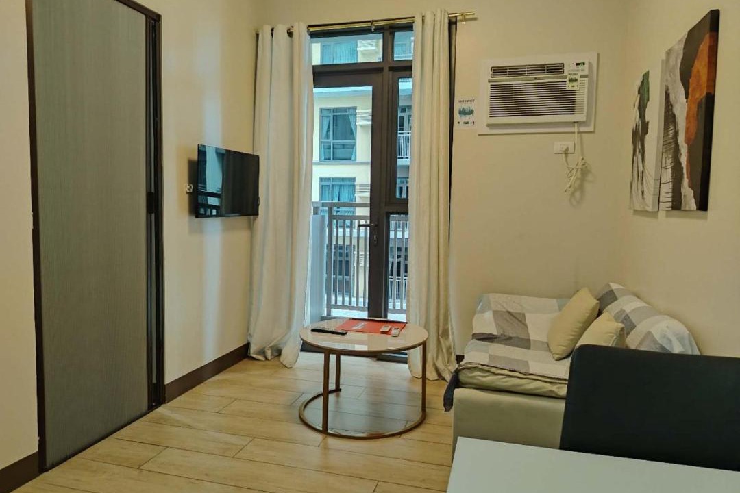 Tambo Apartment | GENTRY MANOR fast WiFi,Balcony near Okada,MOA&NAIA 8Q