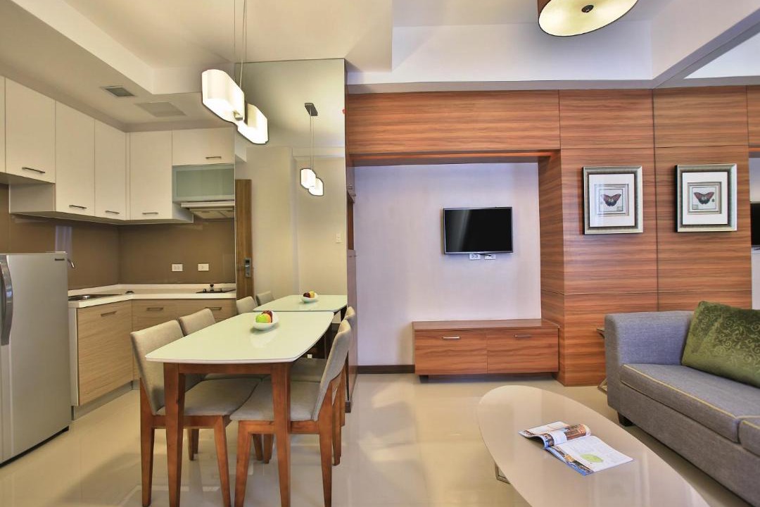 Salcedo Village Hotel | Valero Grand Suites by Swiss-Belhotel