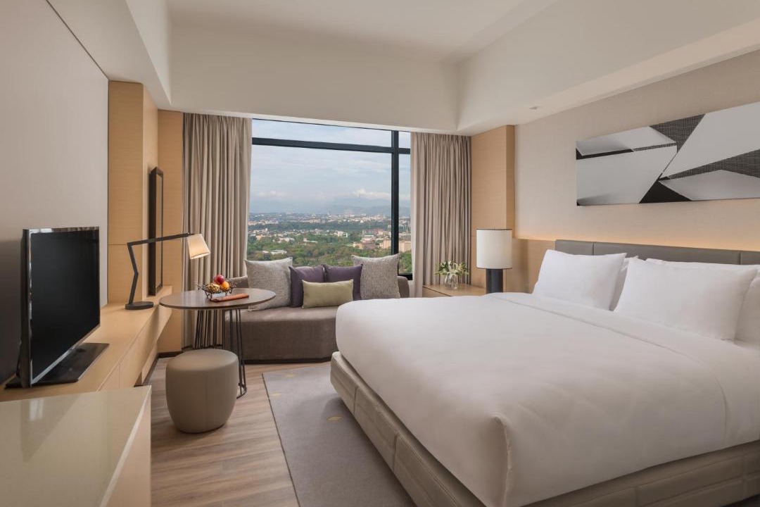 Bagong Pag-asa Hotel | Seda Vertis North Quezon City