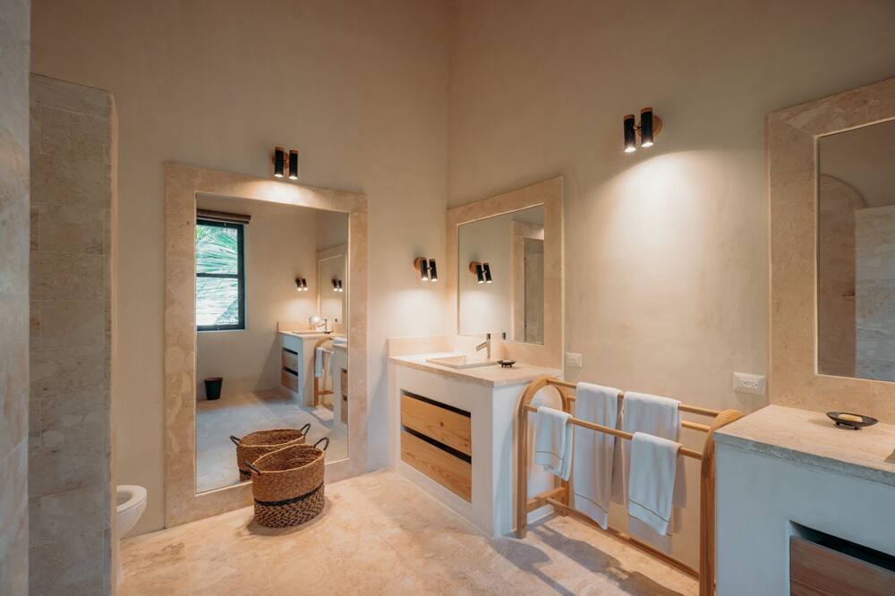 Photo of Bathroom in Veron