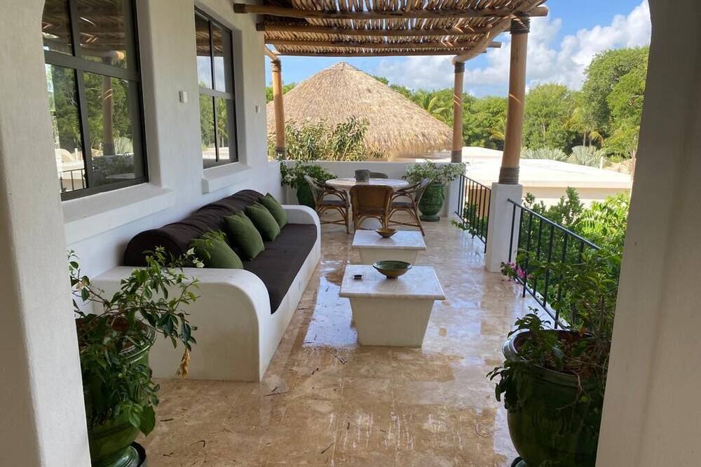Photo of Patio Balcony in Veron
