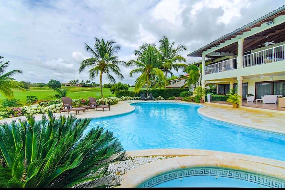 Photo of Outdoor in Las Lomas
