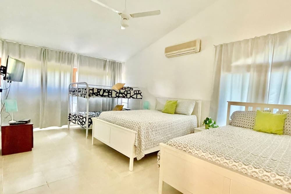 Photo of Bedroom in Villas Del Mar