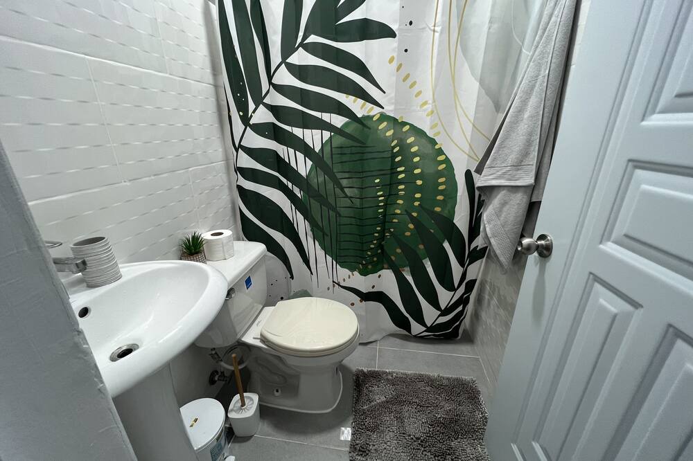 Photo of Bathroom in Veron