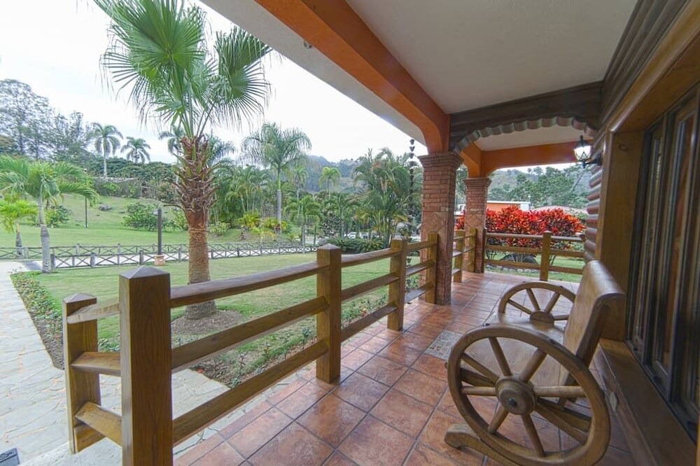 Photo of Patio Balcony in Jarabacoa