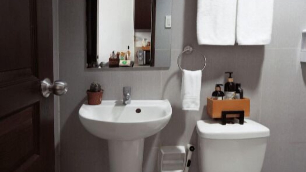 Photo of Bathroom in Highway Hills