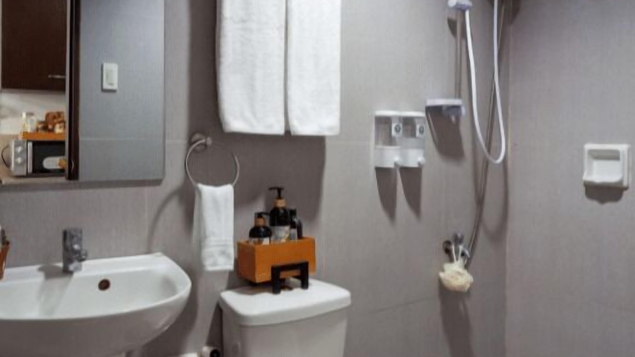 Photo of Bathroom in Highway Hills