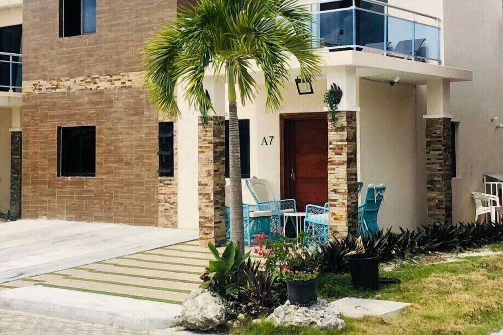Photo of Outdoor in Veron