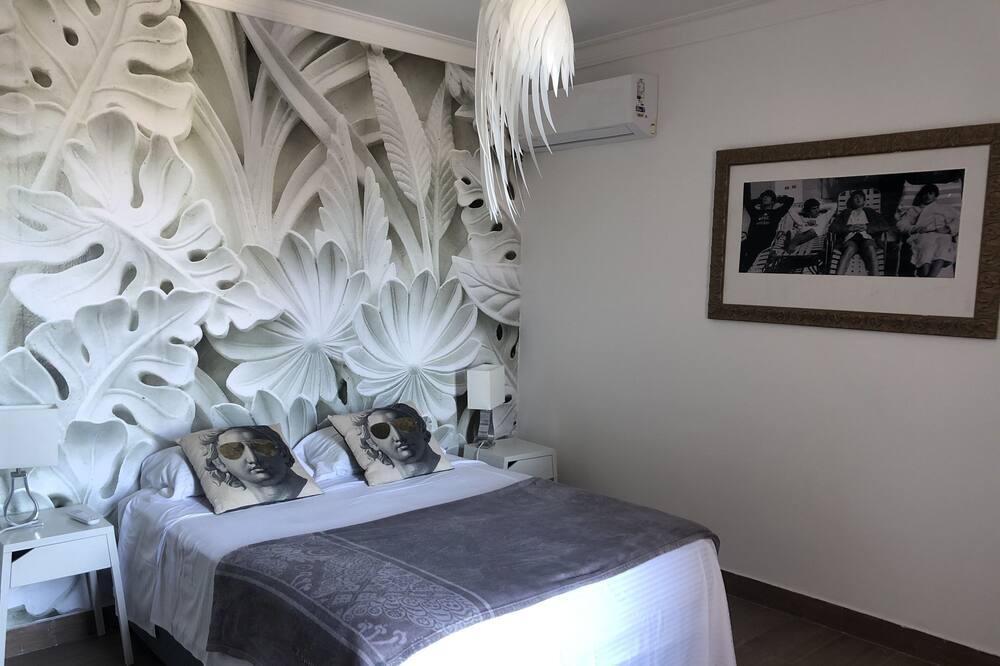Photo of Bedroom in Veron